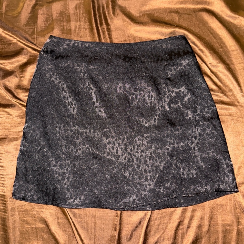 Elegant Black Leopard Print Skirt